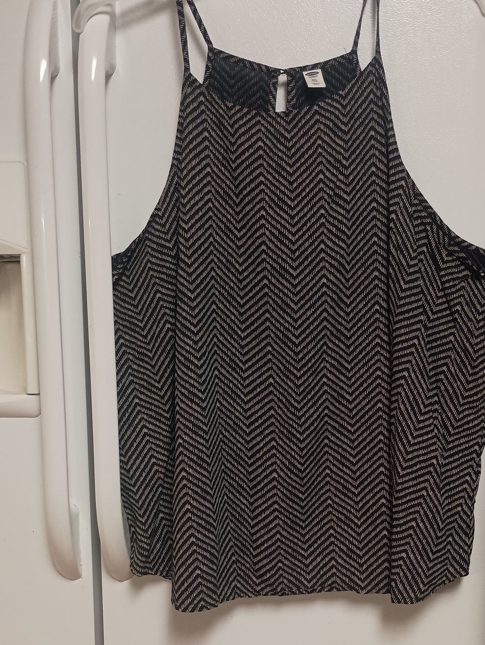 Old Navy Black and White  Chevron Tank Top. Women's Size XXL
